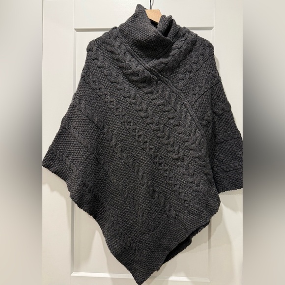 Inis Crafts Ireland 100% Merino Wool Cable Knit Poncho Cape Gray Women’s S/M - Picture 1 of 7